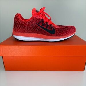 Nike Zoom Winflow 5 Bright Crimson/ Oil Grey 9 Mens